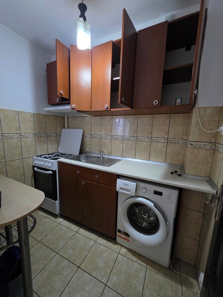 Titan, Policlinica, 10 minute metrou, pe Prisaca Dornei, bloc reabilitat,