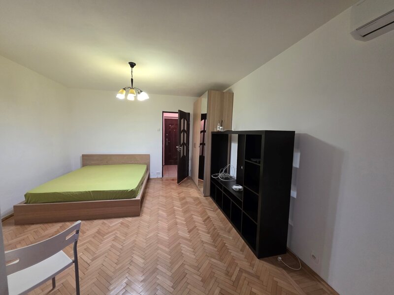 Titan, Policlinica, 10 minute metrou, pe Prisaca Dornei, bloc reabilitat,