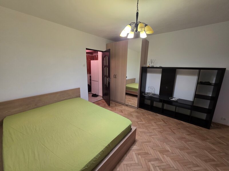 Titan, Policlinica, 10 minute metrou, pe Prisaca Dornei, bloc reabilitat,